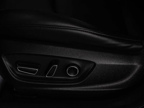 Used 2017 Toyota Prius Prime Advanced image 19