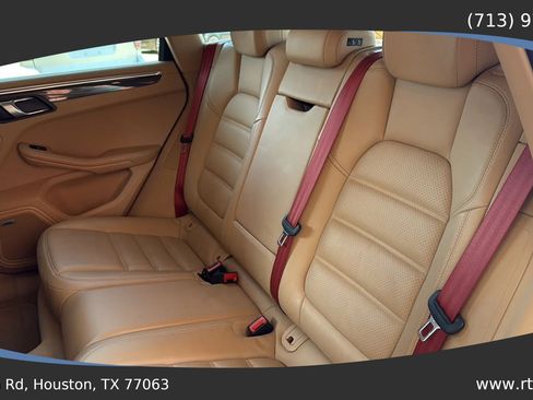 Used 2015 Porsche Macan Turbo AWD/4WD image 31
