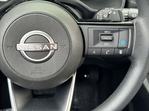 Used 2023 Nissan Rogue SV FWD image 20