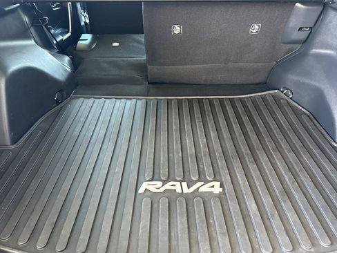 Used 2020 Toyota RAV4 LE w/ All Weather Liner Package AWD/4WD image 32
