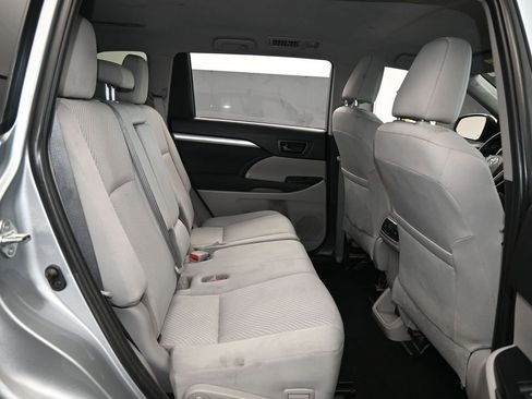 Used 2019 Toyota Highlander LE image 36