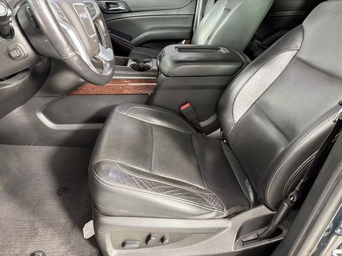 Used 2019 GMC Yukon SLT w/ Premium Edition AWD/4WD image 12