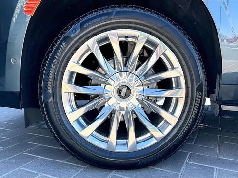 Used 2021 Cadillac Escalade Premium Luxury RWD image 6