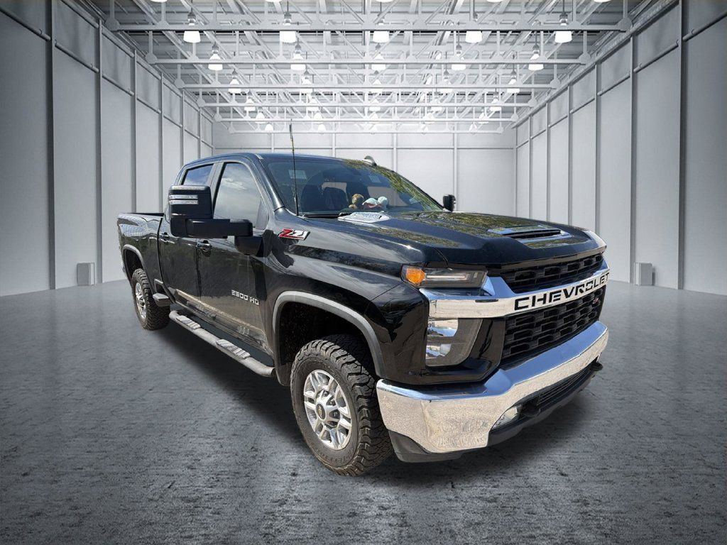 Used 2022 Chevrolet Silverado 2500 LT w/ Convenience Package AWD/4WD image 3