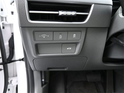 Used 2025 Hyundai Sonata SE image 16