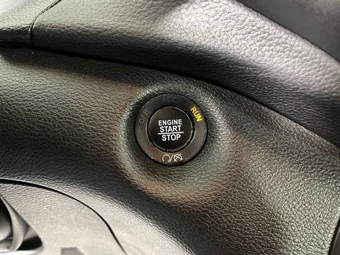 Used 2019 Jeep Cherokee Limited AWD/4WD image 20