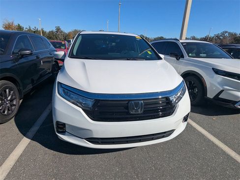 Certified 2024 Honda Odyssey Touring image 2