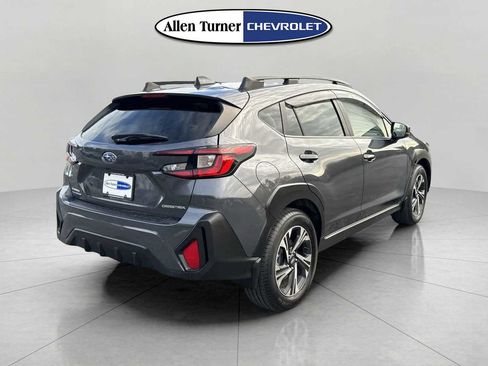 Used 2024 Subaru Crosstrek 2.0i Premium image 4