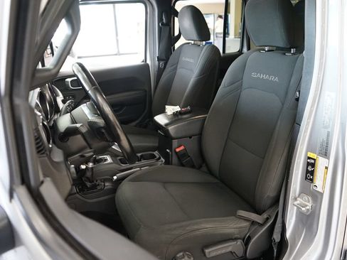 Used 2021 Jeep Wrangler Unlimited Sahara AWD/4WD image 2