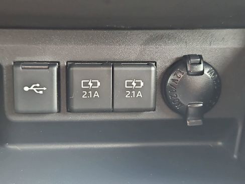 Used 2021 Toyota Highlander Limited image 32