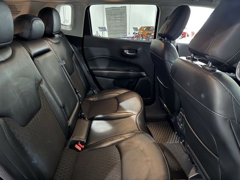 Used 2021 Jeep Compass Latitude image 35