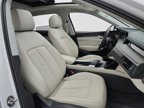 Used 2024 Audi Q8 e-tron Premium Plus AWD/4WD image 20