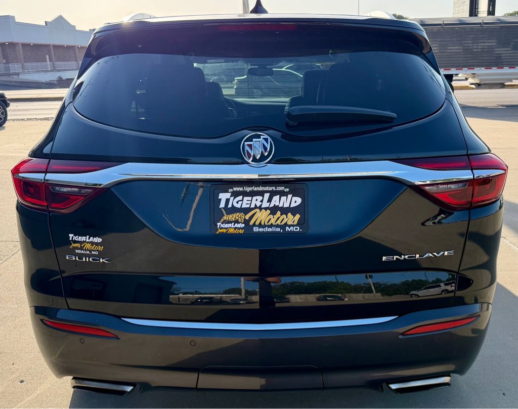 Used 2018 Buick Enclave Essence w/ Trailering Package FWD image 6