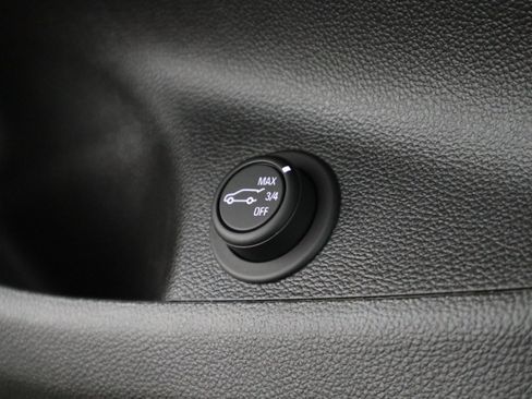 Used 2020 Buick Envision Essence image 35