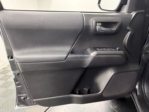 Used 2023 Toyota Tacoma TRD Sport AWD/4WD image 19