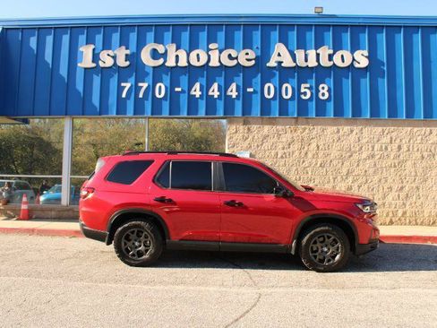 Used 2025 Honda Pilot TrailSport image 8