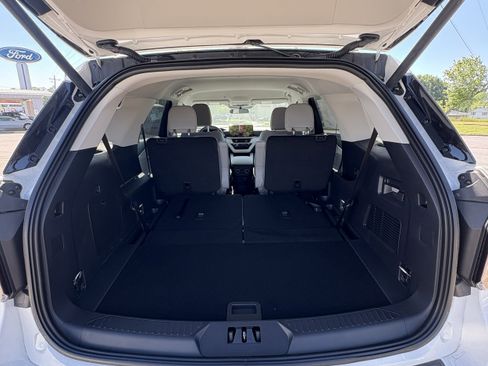 New 2026 Ford Explorer Active w/ Active Comfort Package image 6