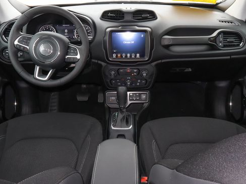 Used 2023 Jeep Renegade Altitude w/ Sun/Sound Group AWD/4WD image 10