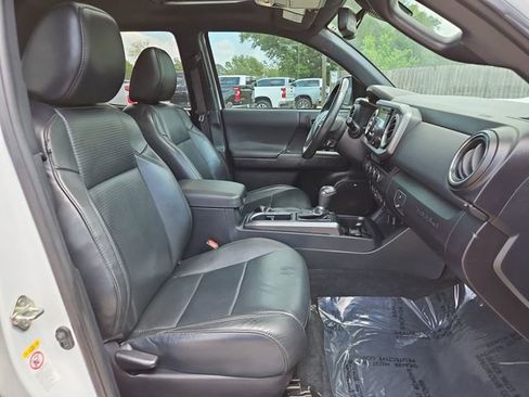 Used 2018 Toyota Tacoma TRD Sport w/ TRD Premium Sport Package image 30