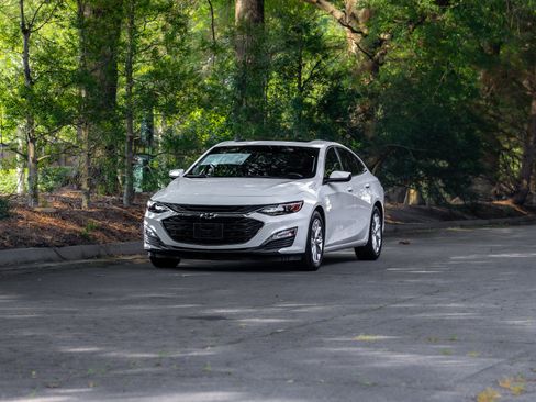 Used 2022 Chevrolet Malibu LT w/ Leather Package FWD image 42