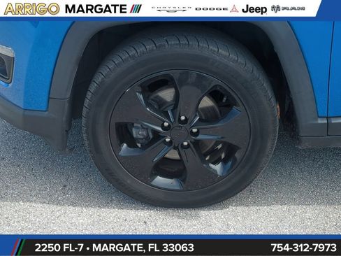 Used 2018 Jeep Compass Latitude w/ Popular Equipment Group FWD image 12