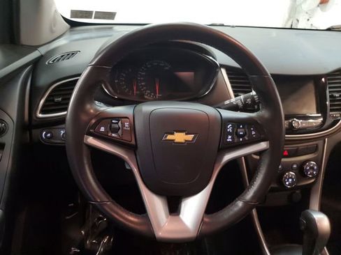 Used 2019 Chevrolet Trax LT w/ LT Convenience Package AWD/4WD image 15