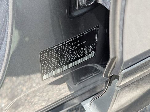Certified 2023 Volkswagen Tiguan SE FWD image 19