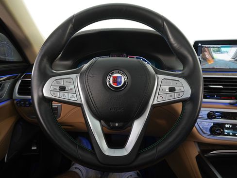 Used 2020 BMW ALPINA B7 xDrive AWD/4WD image 16
