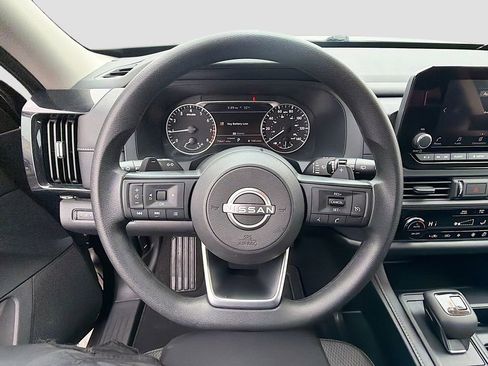 Used 2024 Nissan Pathfinder S image 38