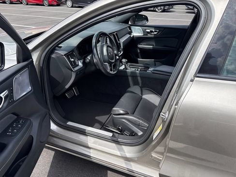 Used 2019 Volvo S60 T6 R-Design AWD/4WD image 2