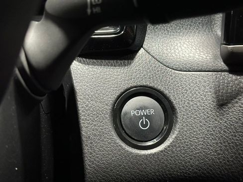 Used 2025 Toyota Camry LE w/ Convenience Package image 20