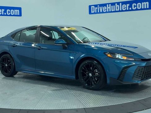 Used 2025 Toyota Camry SE w/ Convenience Package FWD image 35