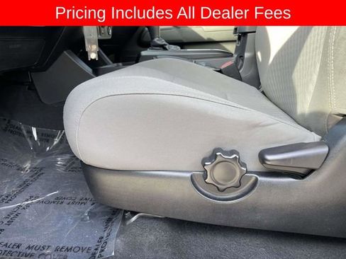 Used 2022 Toyota Tacoma SR AWD/4WD image 18
