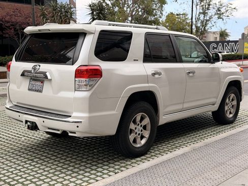 Used 2010 Toyota 4Runner SR5 AWD/4WD image 5