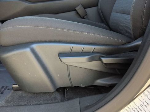 Used 2026 Chevrolet Equinox LT FWD image 23