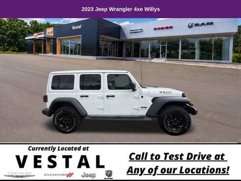 Used 2023 Jeep Wrangler Unlimited w/ Sun & Screen Package AWD/4WD image 7