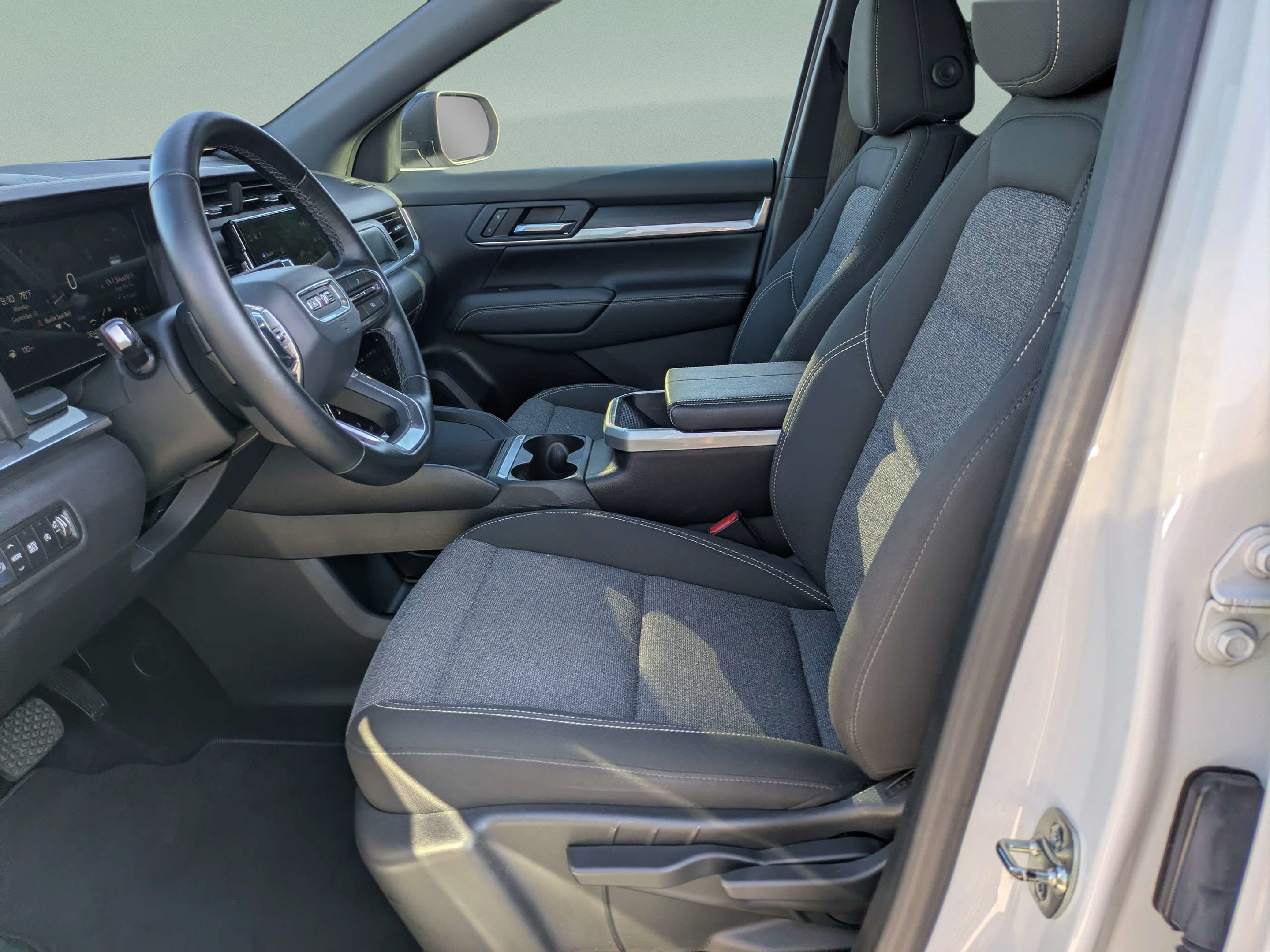 Used 2026 GMC Terrain Elevation FWD image 17