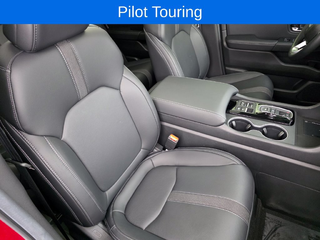 Used 2025 Honda Pilot Touring image 29