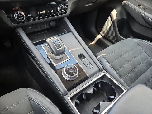 Used 2024 Mitsubishi Outlander SE AWD/4WD image 25