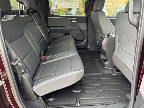 New 2026 GMC Sierra EV Elevation image 18