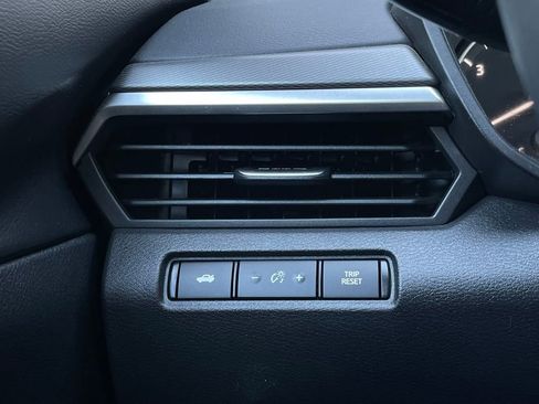 Used 2025 Nissan Altima 2.5 SR FWD image 13