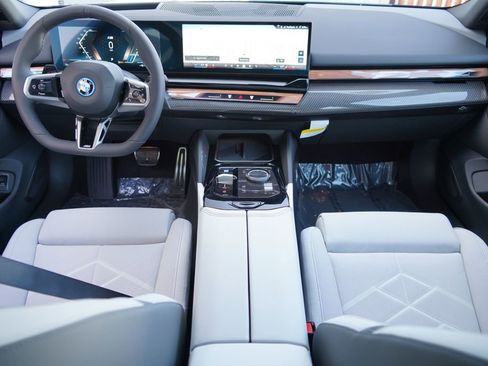 New 2026 BMW i5 eDrive40 w/ M Sport Package image 13
