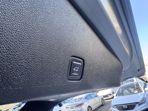 Used 2023 Cadillac XT6 Luxury w/ LPO, Floor Liner Package image 19