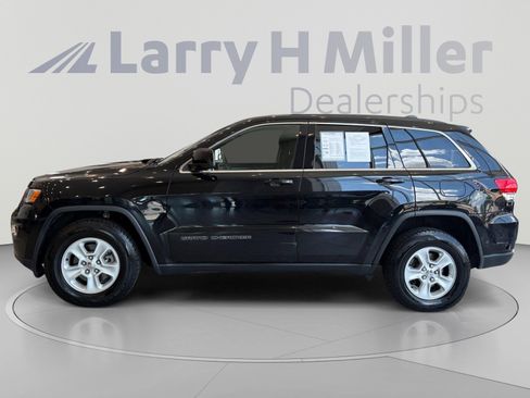 Used 2017 Jeep Grand Cherokee Laredo AWD/4WD image 2