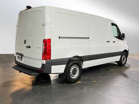 Used 2025 Mercedes-Benz Sprinter 2500 image 3
