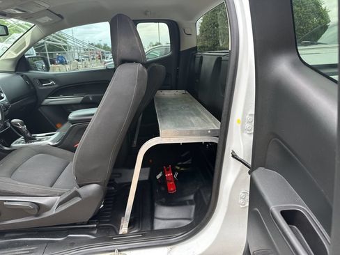 Used 2022 Chevrolet Colorado LT w/ Fleet Safety Package RWD image 12