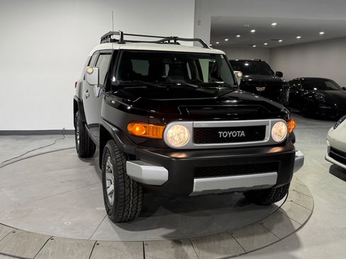 Used 2014 Toyota FJ Cruiser 4WD image 12
