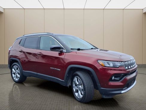 Used 2022 Jeep Compass Limited image 4