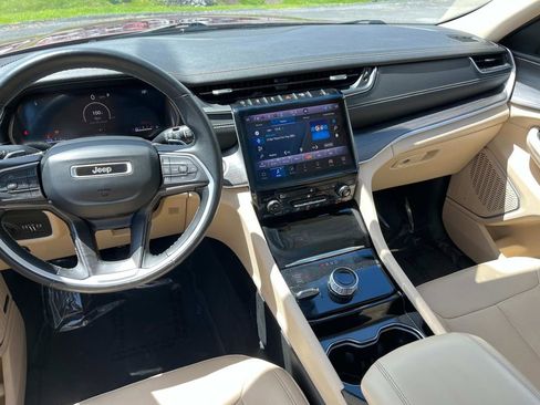 Used 2022 Jeep Grand Cherokee L Limited image 13