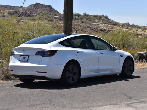 Used 2022 Tesla Model 3 Standard Range RWD image 8